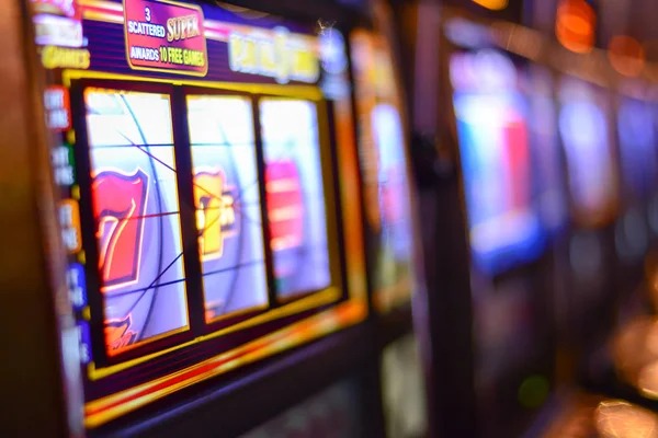 Dragon Tiger betting interface on lentera slot